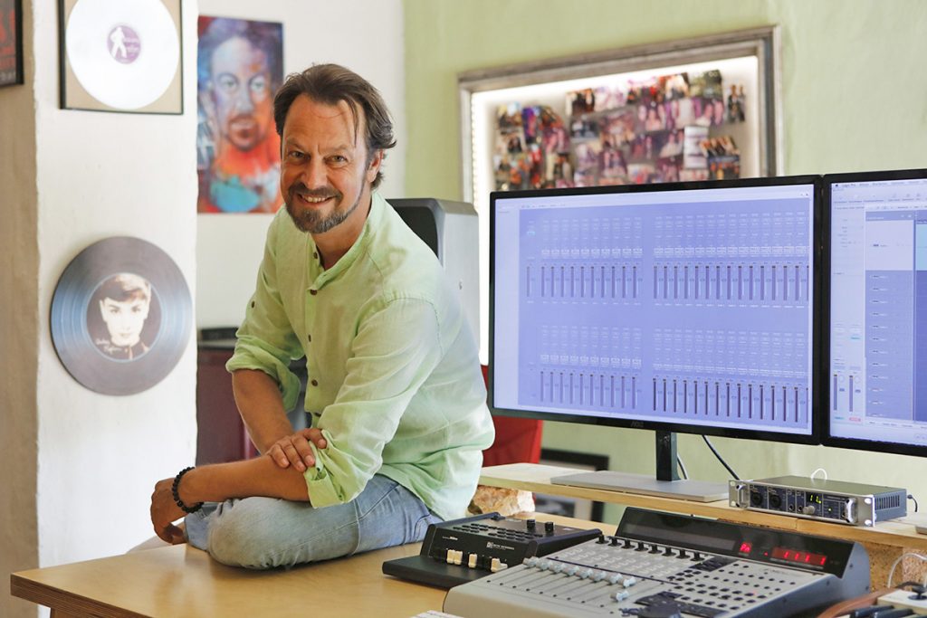 Robert Bartha 1 1